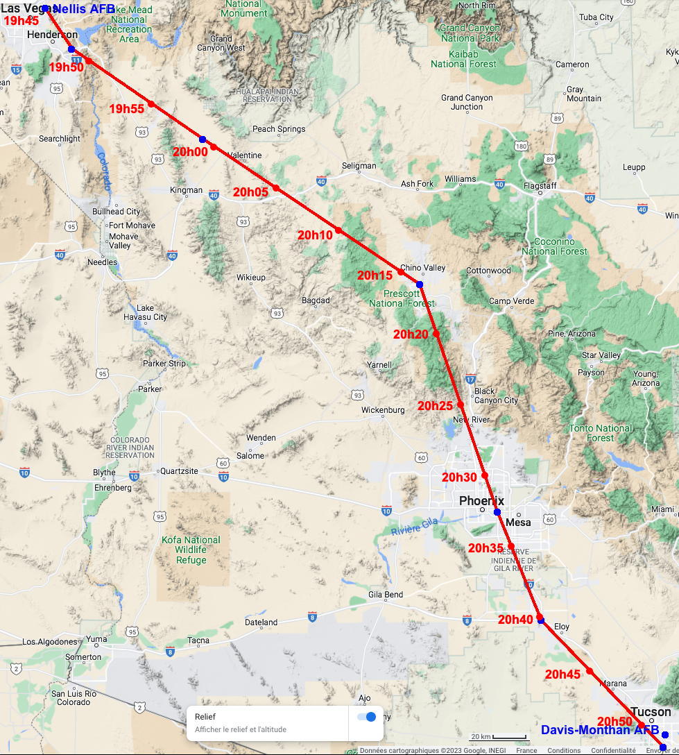 Trajectoire suivant les couloirs aériens, de Las Vegas à Chino Valley, puis après un virage à droite de Chino Valley à Eloy en passant par Phœnix, puis après un virage à gauche de Eloy à Tucson