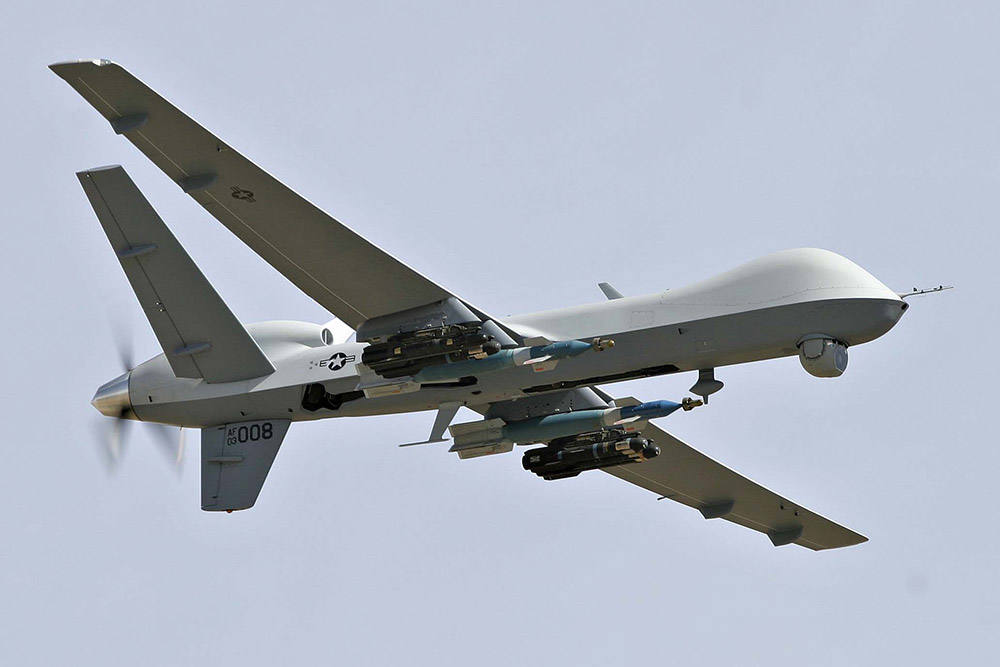 Un drone Reaper en vol, ressemblant à un avion