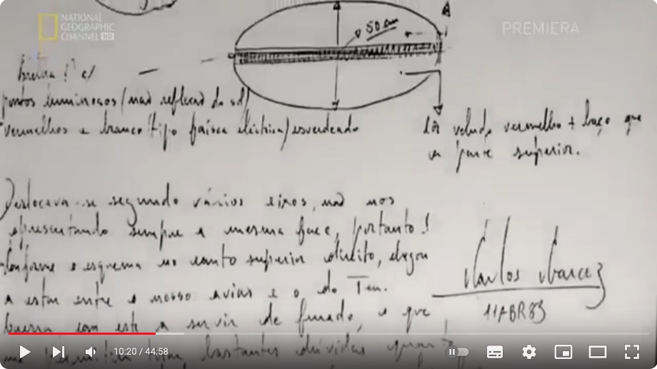 Dessin de l'ovni par Carlos Garcês, hauteur 50 cm coupé par une sorte de grille à côté, et du texte manuscrit